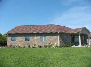 1425 Roberts St, Mt Zion, IL 62549