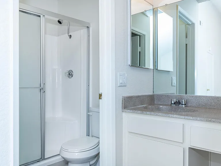 3 Bed 2 Bath Upstairs Master Bath