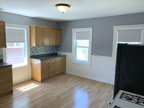 3rd image of 3 Buckley St #2A