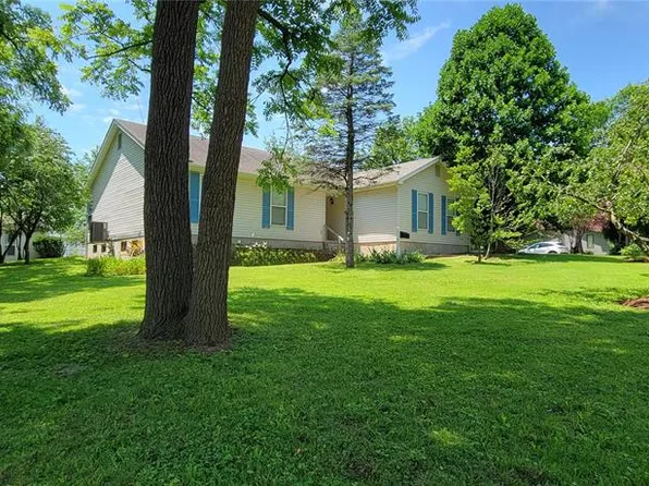 11112 Morrow Dr, Saint Ann, MO 63074