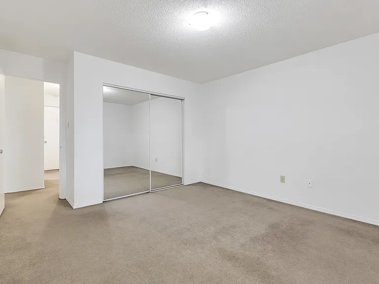 549 Dansey Ave — Photo 24