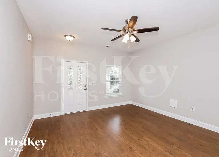 213 Lameshur Ln — Photo 3
