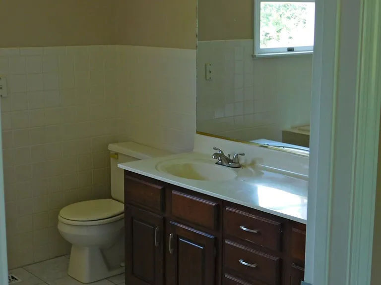 7608 Kyles Station Rd — Photo 33