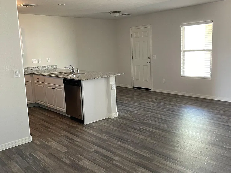 1008 W Nina Dr — Photo 12