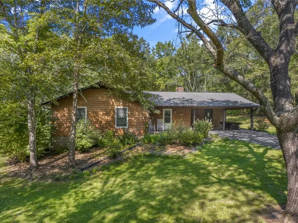 271 Issaqueena Dr, Central, SC 29630