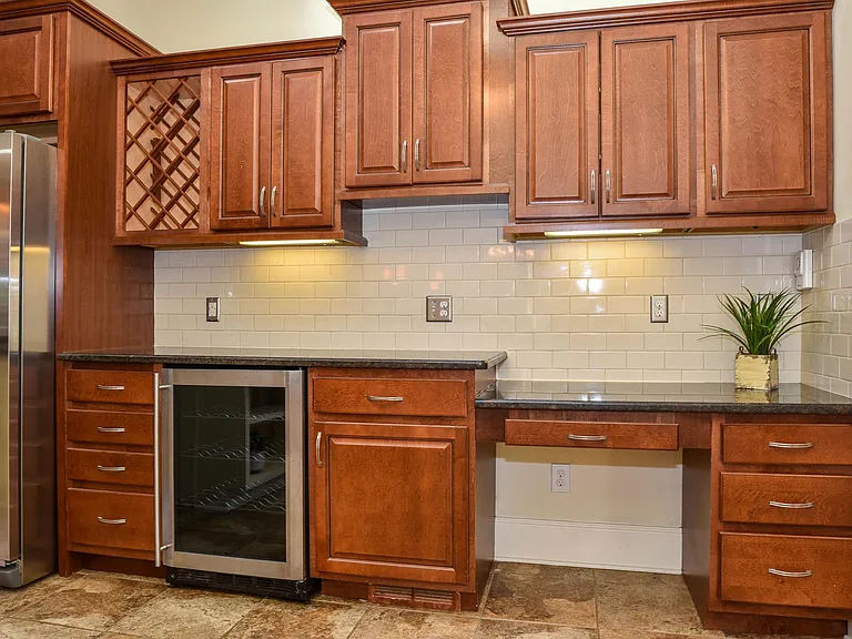 1643 Medford Dr — Photo 11
