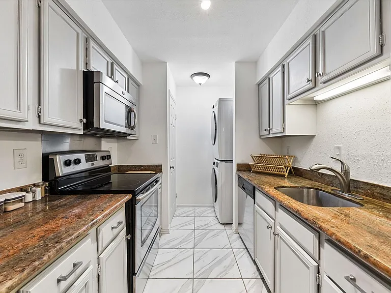 1601 S Shepherd Dr #172 — Photo 8