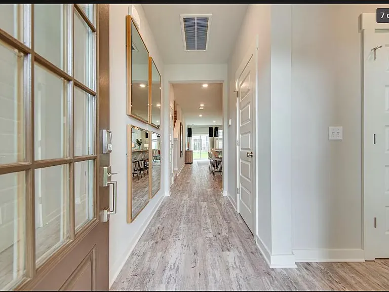 758 Mickelson Way — Photo 2