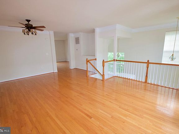 3rd image of 12000 Englemeade Dr
