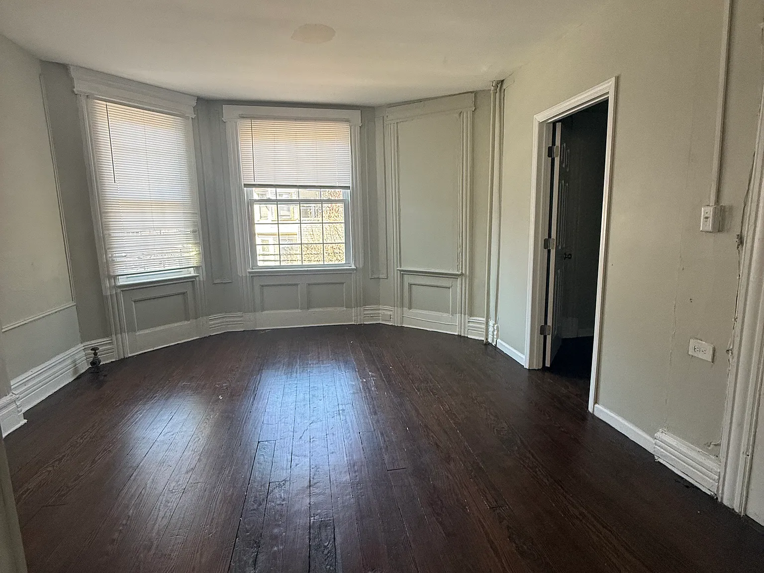 3 bed, $2,100 — Photo 1