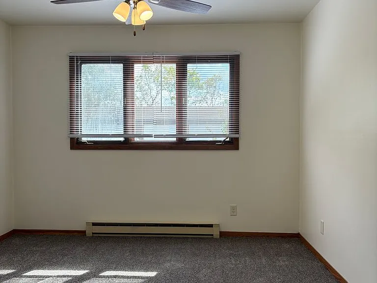 4651 Governors Dr — Photo 10