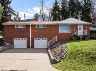 3208 Woodridge Dr, Pittsburgh, PA 15227