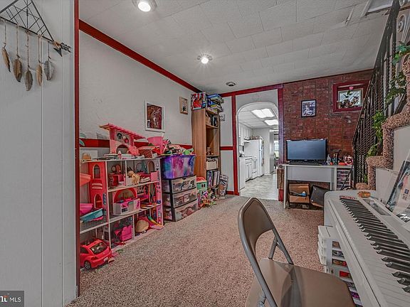 5th image of 1905 W Market St #1907