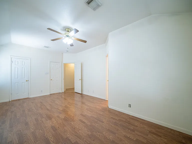 1131 River Rock — Photo 6
