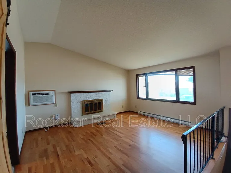 537 E Garland Ave — Photo 8