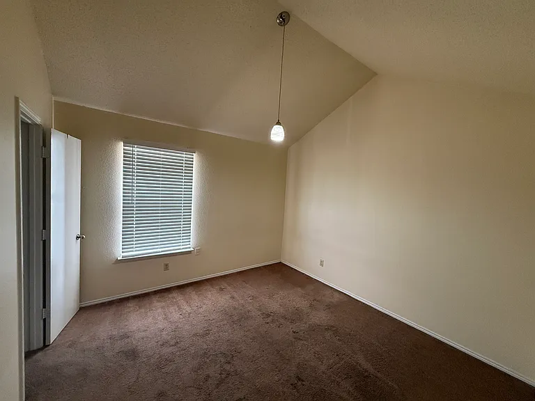 730 Bluebonnet Dr #B — Photo 7