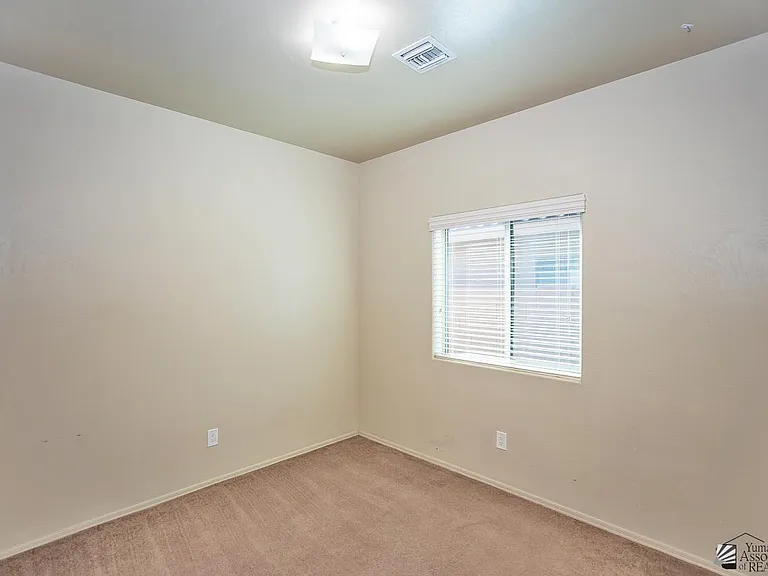2545 S 41st Ave — Photo 10