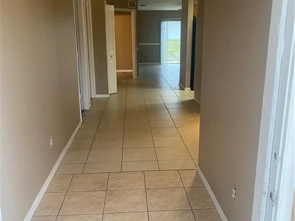 5214 25th St SW, Lehigh Acres, FL 33973