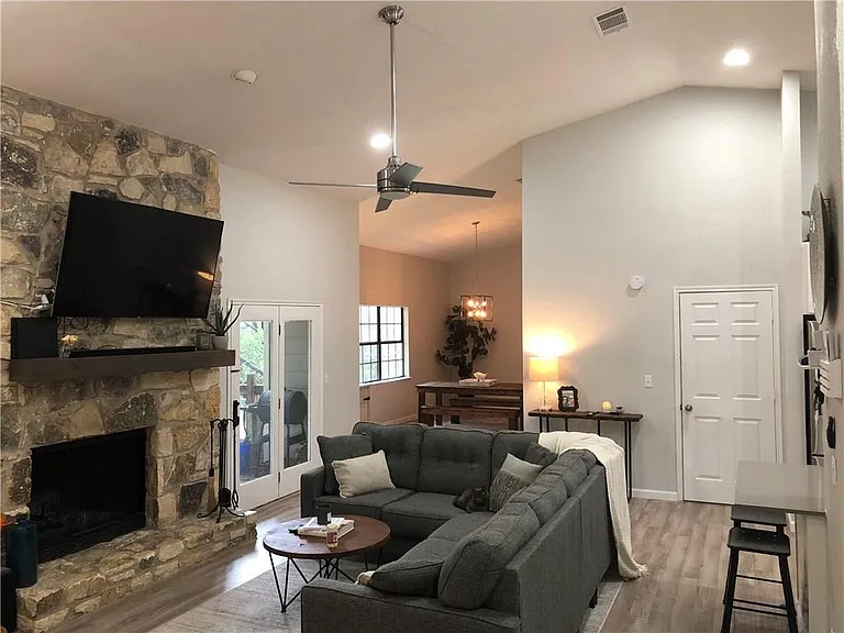 21825 Tallahassee Ave — Photo 8
