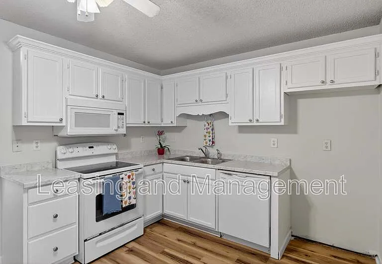 6248 Lucille Dr #15F — Photo 10