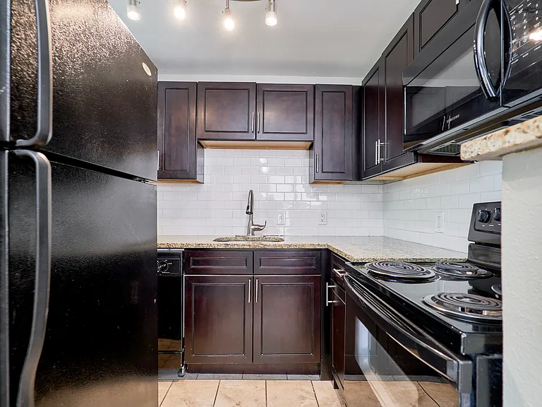 5500 Pershing Ave #44 — Photo 17