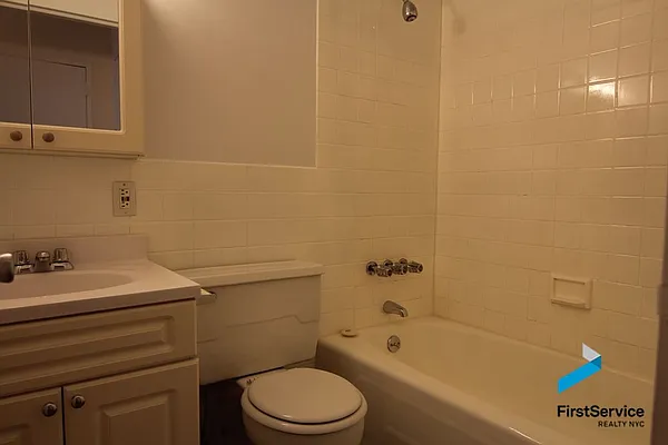 Rented by FirstService Realty (legacy) | media 23