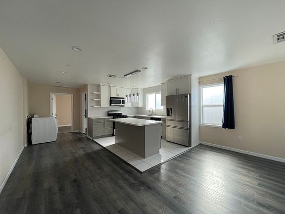 3rd image of 246 Poplar Ave #A