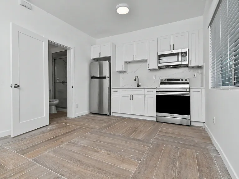 15142 Moorpark St #106 — Photo 16