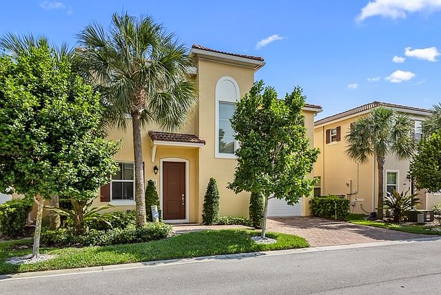 1st image of 446 Tiffany Oaks Way