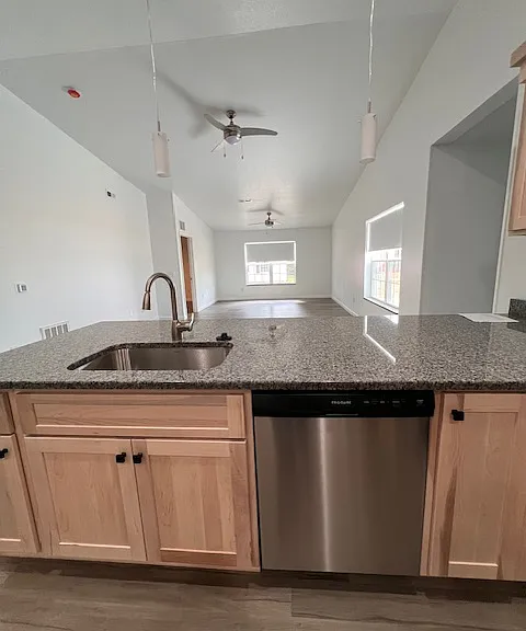 220 S Taylor St — Photo 19