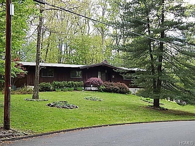 1st image of 5 Wood Ln