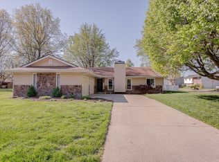 324 Arbor Dr, Swansea, IL