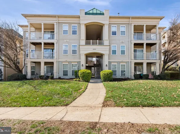 1031 Gardenview Loop APT 201, Woodbridge, VA 22191