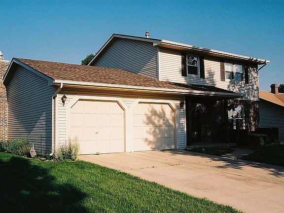 2007 Front Garage