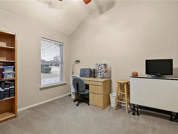 4th image of 2807 Quail Hollow Dr