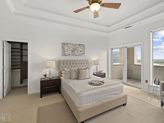 4th image of 3334 Peachtree Rd NE APT 1903