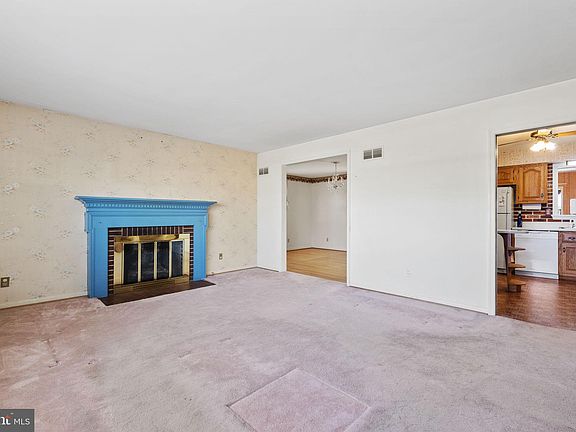 5th image of 1315 S Norwood St