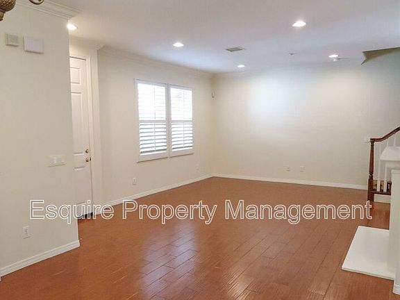 3rd image of 232 Lightwood St