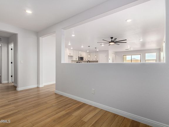 5th image of 37128 N YELLOWSTONE Drive