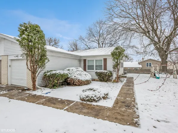 96 Golden Dr, Glendale Heights, IL 60139