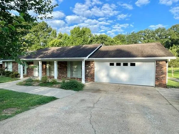 203 Woodland Dr, Kosciusko, MS 39090