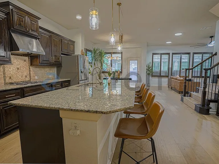 1209 Savoy Ln — Photo 4