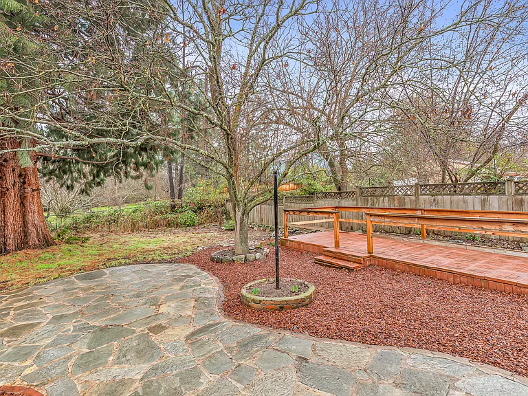 810 Glendale Ave — Photo 45