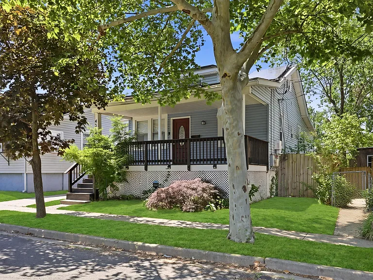 4318 Lawrence St — Photo 38
