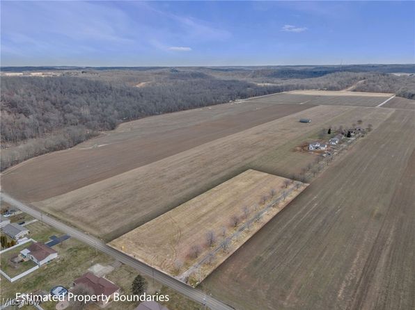 8038 Avalon Rd NW, Malvern, OH 44644