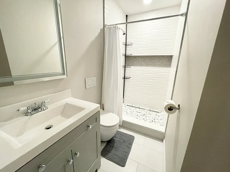 23 Newport St #2R — Photo 10