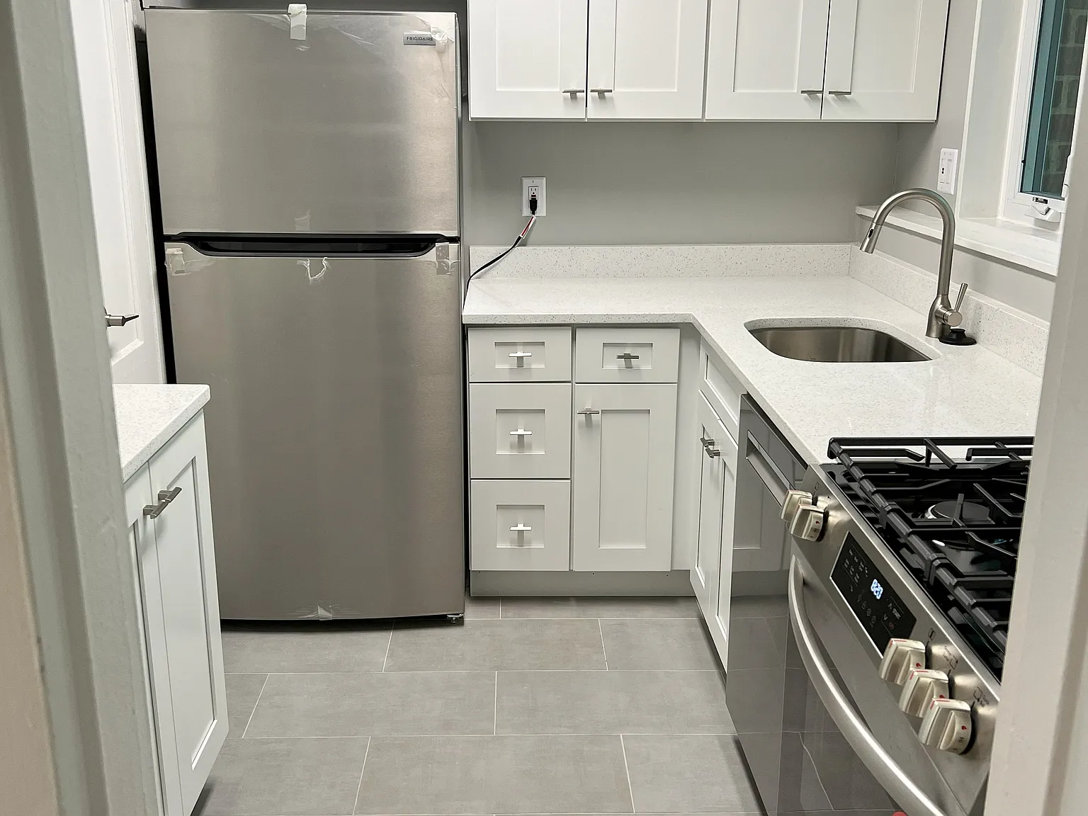 2 bed, 845 sqft, $2,250 — Photo 4