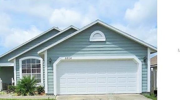 2nd image of 2804 Delcrest Dr