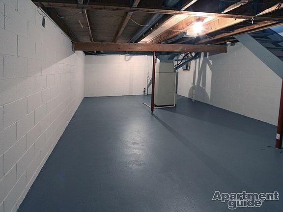 4th image of 494 Fenstermaker Ln