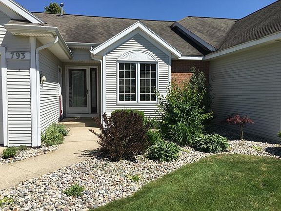 2nd image of 793 Holly Creek Dr